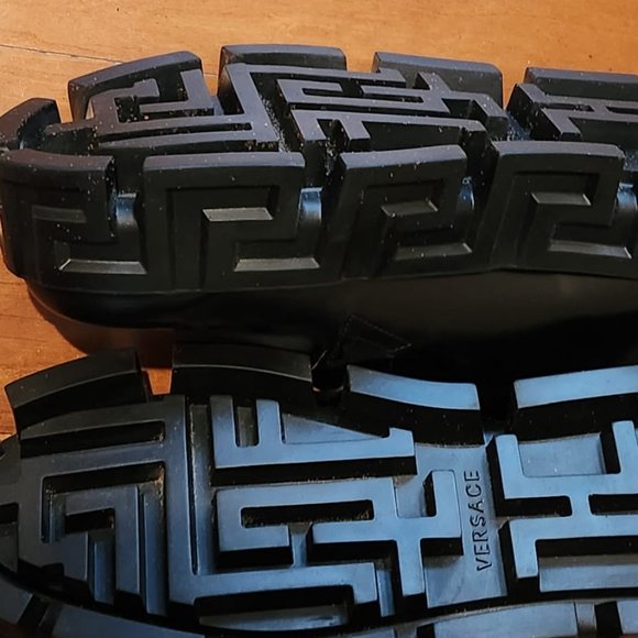 Versace Greca Labyrinth Unisex 44 display picture 3